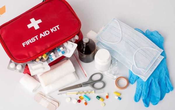 Building a Basic First Aid Kit: Step-by-Step Guide